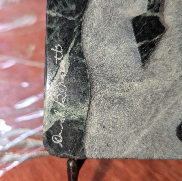 David Bernett Signed Carved Green Marble Sculpture "Inuit Hunter"  7" X 7" COA - Picture 3 of 11